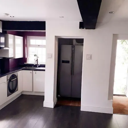 2 Bdrm House Off Whiteladies Free Parking Sleeps 6 度假居 *