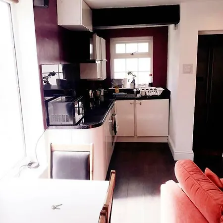 2 Bdrm House Off Whiteladies Free Parking Sleeps 6 Semesterbostad *
